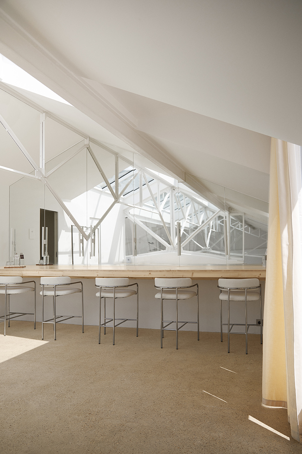 DVNA_STUDIO_img0003_v02